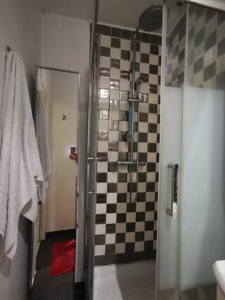 - Porte St Martin * Paris