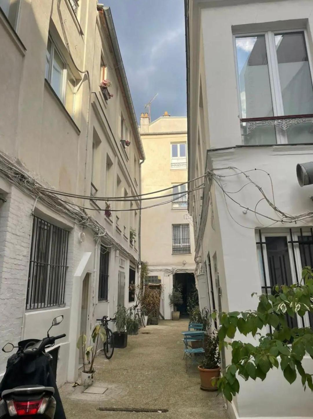 Apartment - Porte St Martin